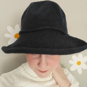 NWOT Pretty Persuasions Navy Blue Knit Cloche Hat